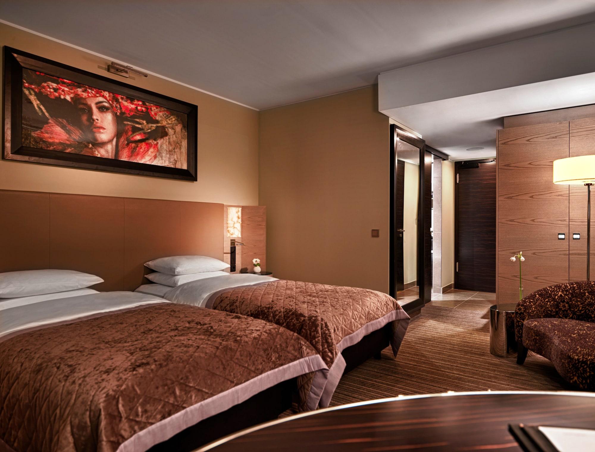 Hyatt Regency Dusseldorf Hotel Екстериор снимка A room at the hotel
