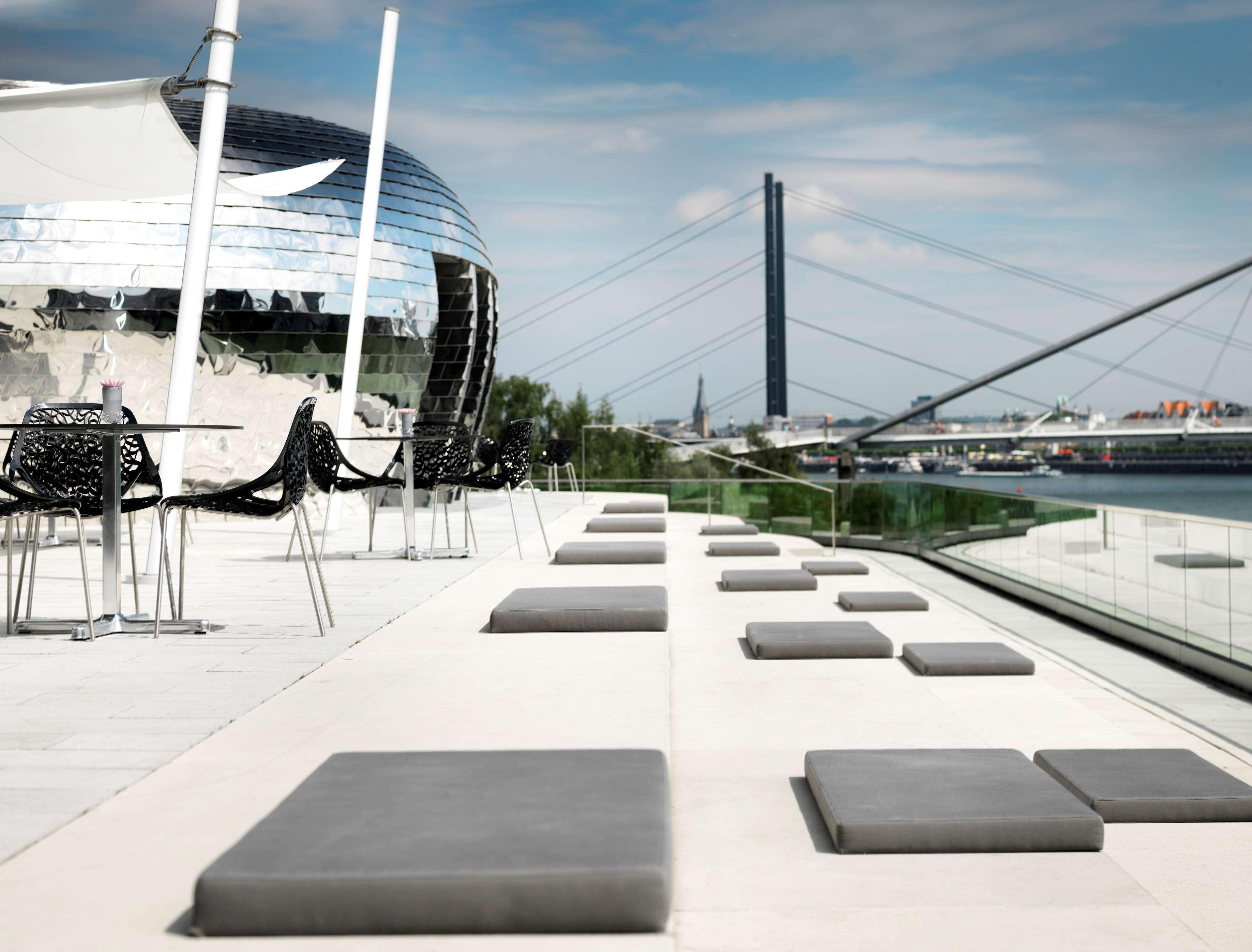 Hyatt Regency Dusseldorf Hotel Екстериор снимка The SkyLine