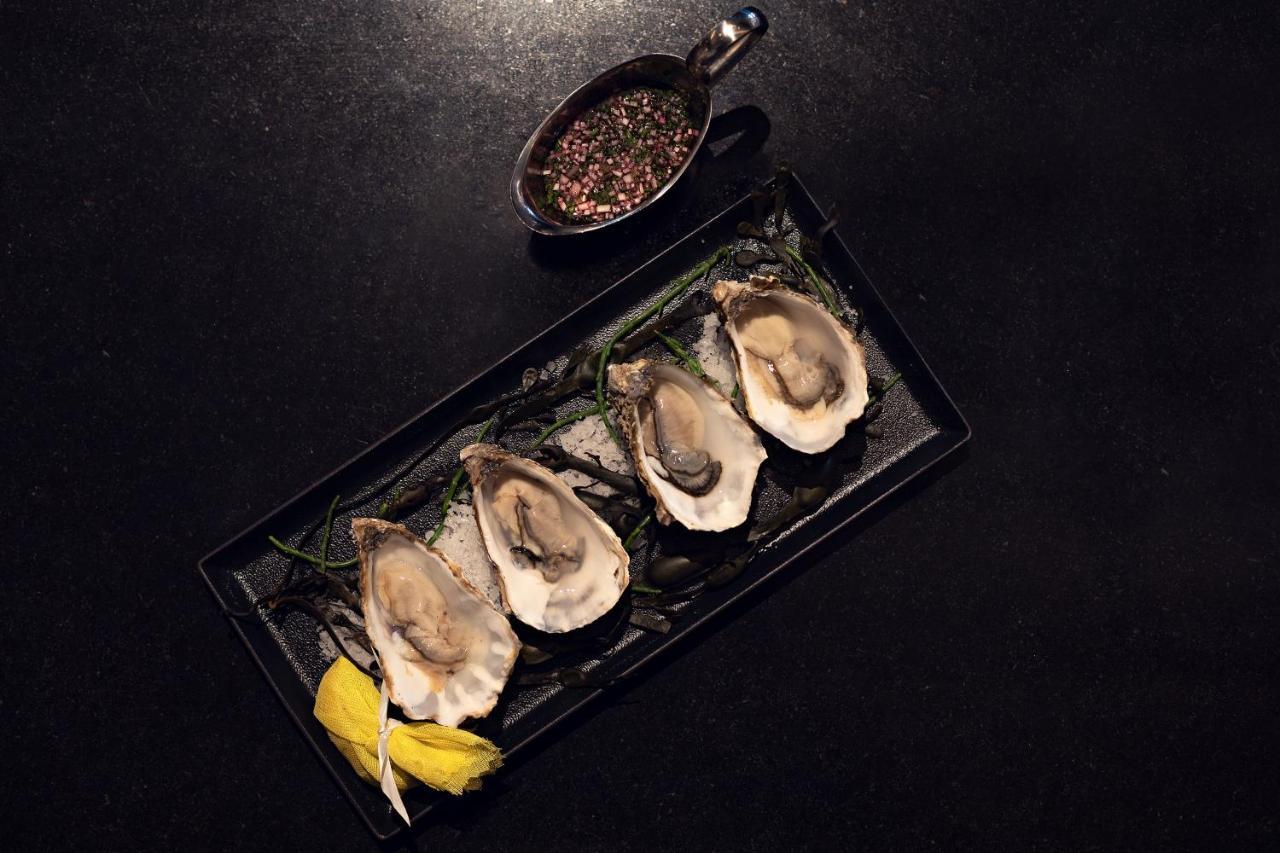Hyatt Regency Dusseldorf Hotel Екстериор снимка Oysters