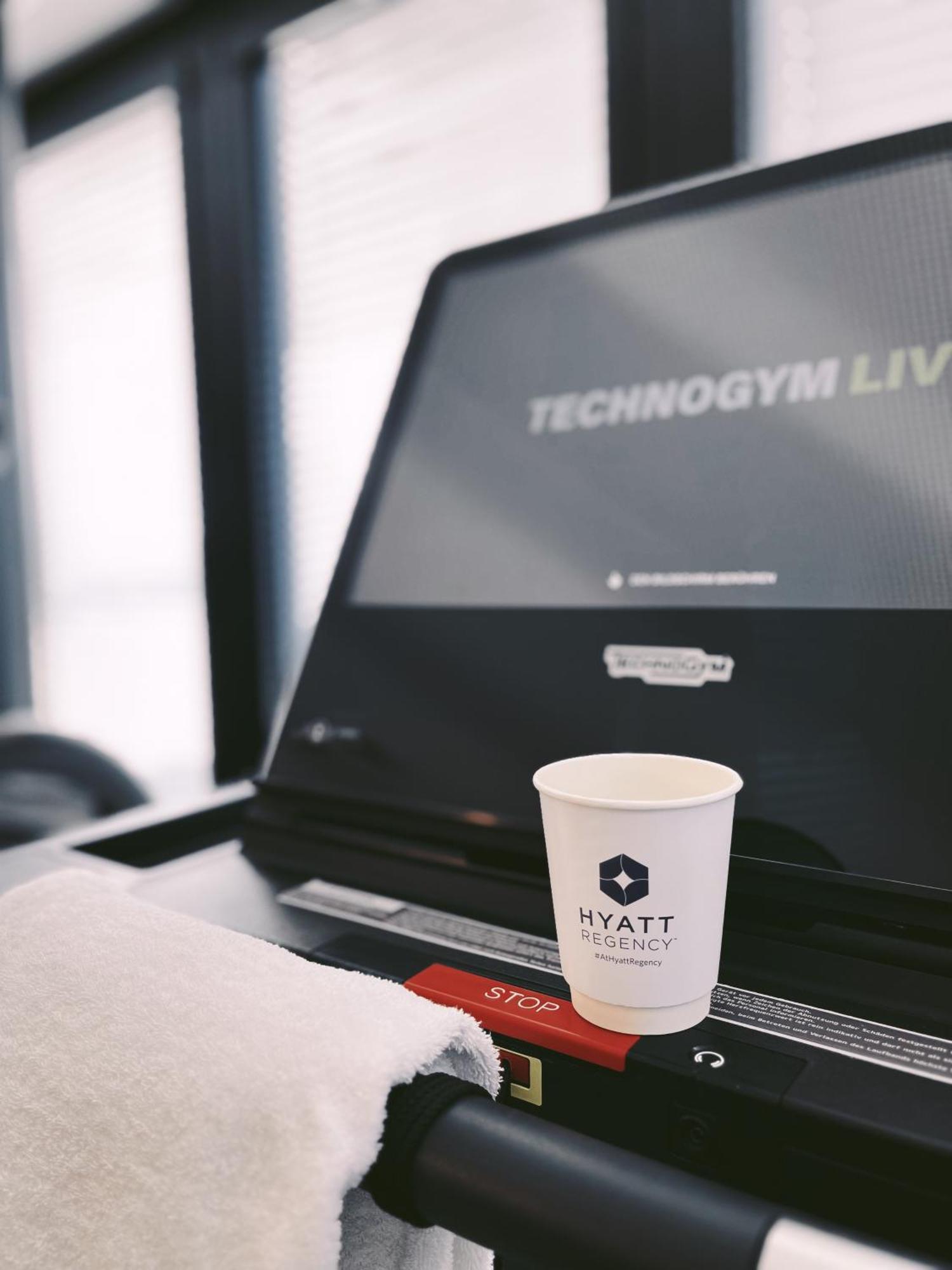 Hyatt Regency Dusseldorf Hotel Екстериор снимка Technogym Lab